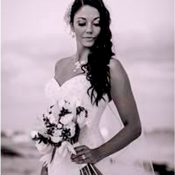 Wedding Dress - Picture 2 of 10